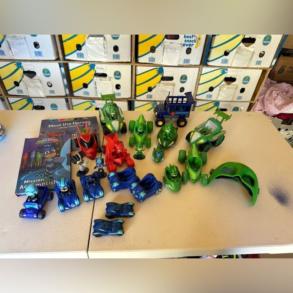 Pj Masks Vehicle and Figure Set - Red, Blue, Green